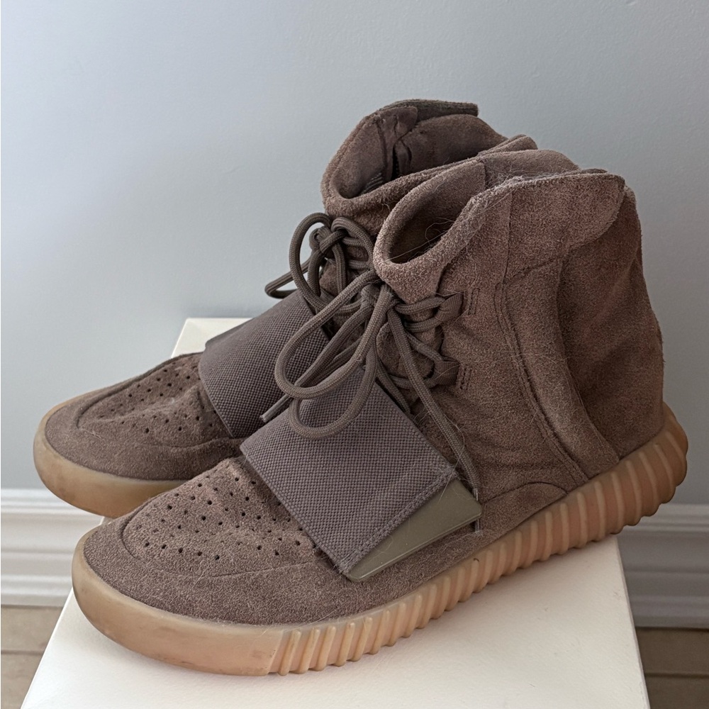 Yeezy men’s 750 OG chocolate Brown